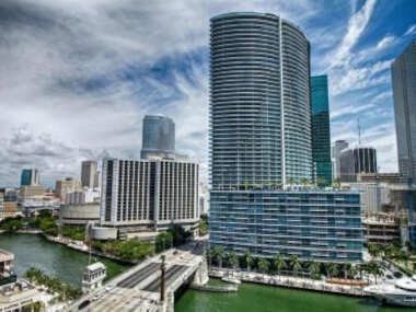 Luxury 5star Condo at 34th floor Icon Brickell 1 bed one bath