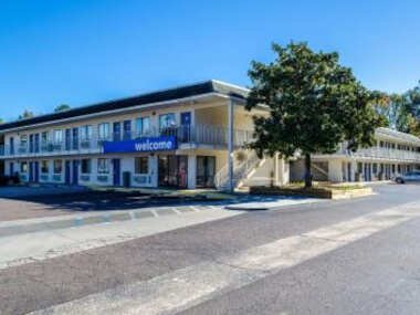 Motel 6-Charleston, – North