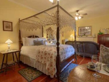 Magnolia Cottage Bed and Breakfast
