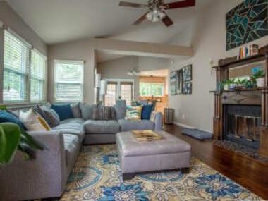 Comfortable, Family and Business Friendly 2BD/2BA House in North Austin