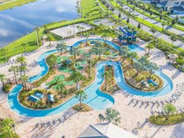 Only 5 Miles from Disney! Free Water Park! 2 Bed, 2 Bath Condo, Sleeps 8