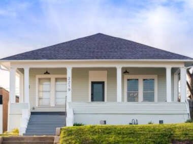 Restored 1930s Uptown Bungalow 2 min. to Magnolia