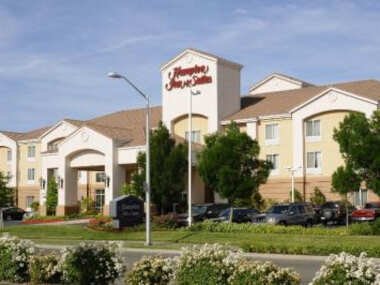 Hampton Inn & Suites Redding