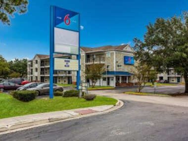 Motel 6-Jacksonville, FL – South