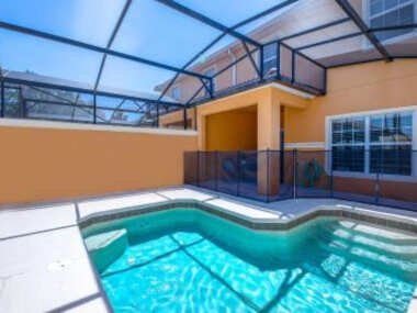 Contemporary 4 Bed 3 Bath Town Home With Upgrades, Private Pool i Close to Disney, Shopping