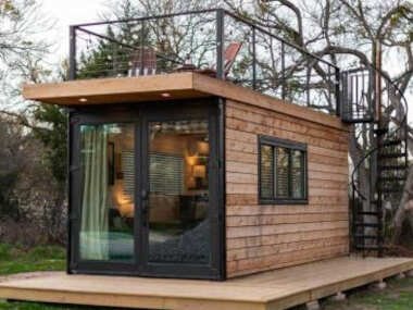 The Stable Tiny Container Home-12 min to Magnolia