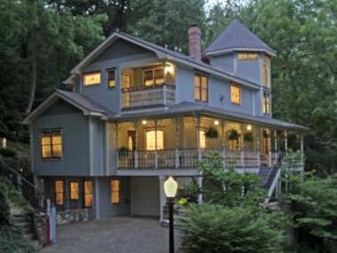 Arsenic and Old Lace Bed & Breakfast Inn