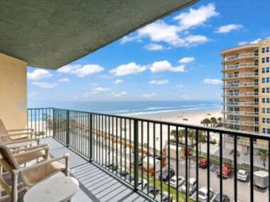 Ocean Views from Your Private Balcony! Sunglow Resort 704