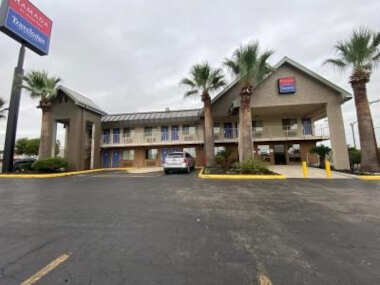 Travelodge by Wyndham San Antonio Lackland AFB North