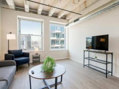 Upscale Two Bedroom Stay with Beautiful Rooftop 313