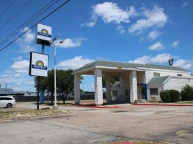 Days Inn by Wyndham Waco University Area