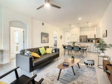 Weekly discount – Modern 2 BR condo