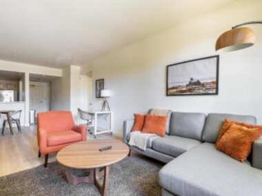 2 Bedroom Condo near Caltrain