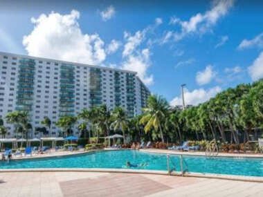 Beautiful Apartment in Sunny Isles STR-01432