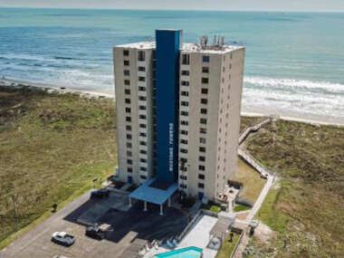 MT803 Beautiful Newly Remodeled Condo with Gulf Views, Beach Boardwalk and Communal Pool Hot Tub