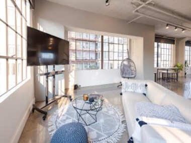 Gorgeous DTLA artist loft with parking and city views