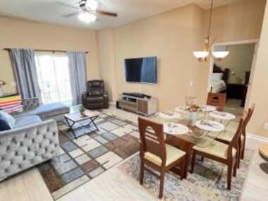 Beautiful 3 Bedroom Apartment minutes from Disney!