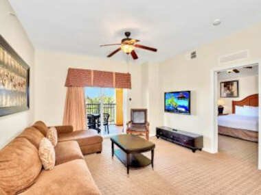 2BR Resort Suite – Fountain View Private Balcony