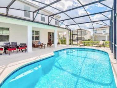 8BR Family Home – Pool BBQ & Games – Near Disney