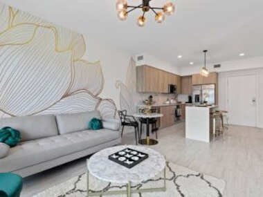 Stunning Condo 1/1 in Design District Miami