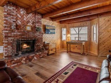 Mmy Cabin – Enjoy this super cute cabin within a short walking distance to Snow Summit!