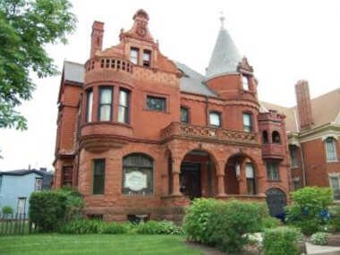 Schuster Mansion Bed & Breakfast