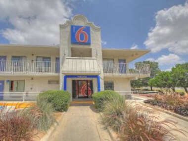 Motel 6 San Antonio, Tx Six Flags Fiesta TX – La Cantera Area